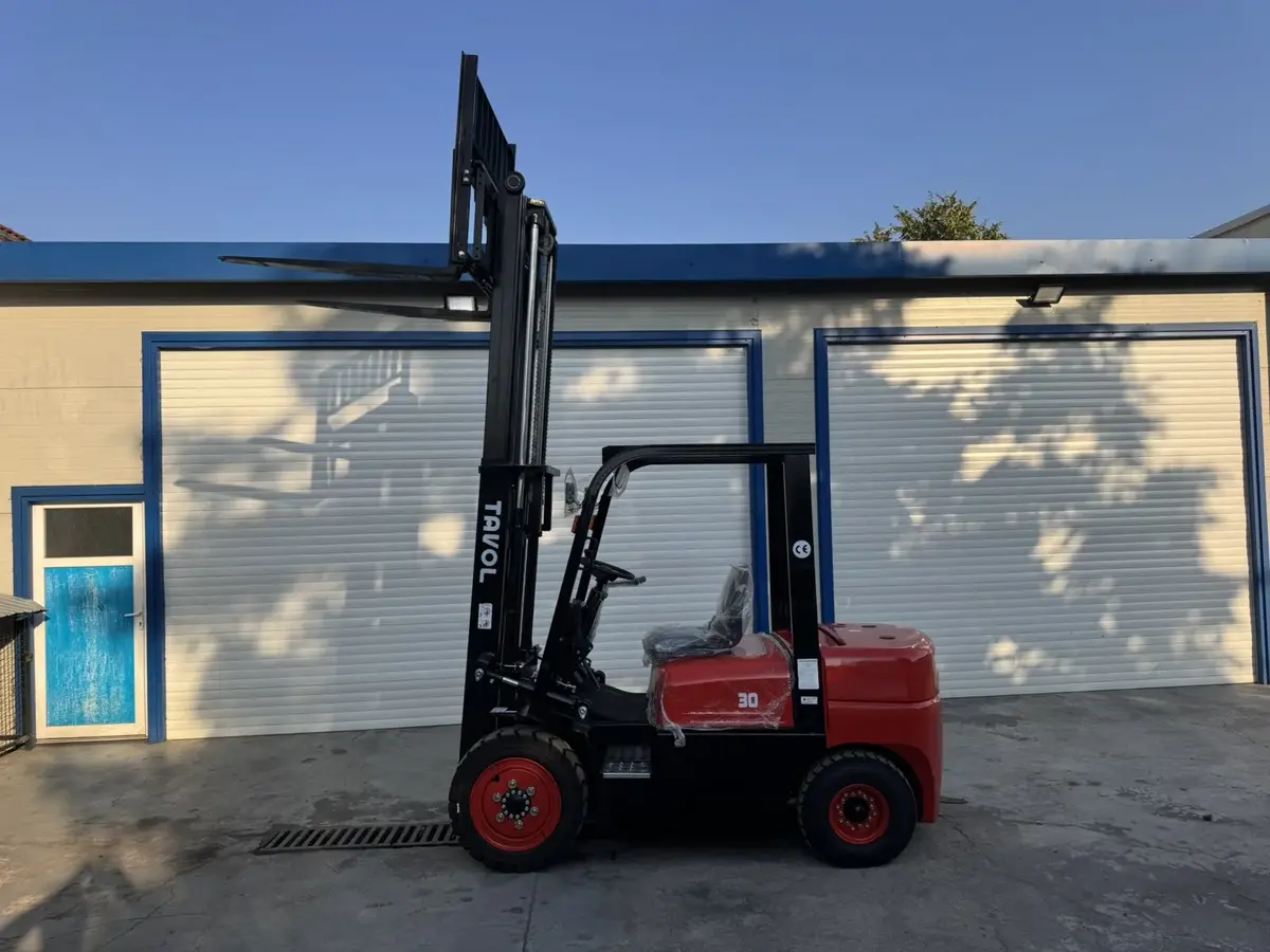 Dizel viljuškar Ostalo • 30, godište 2025 • 3