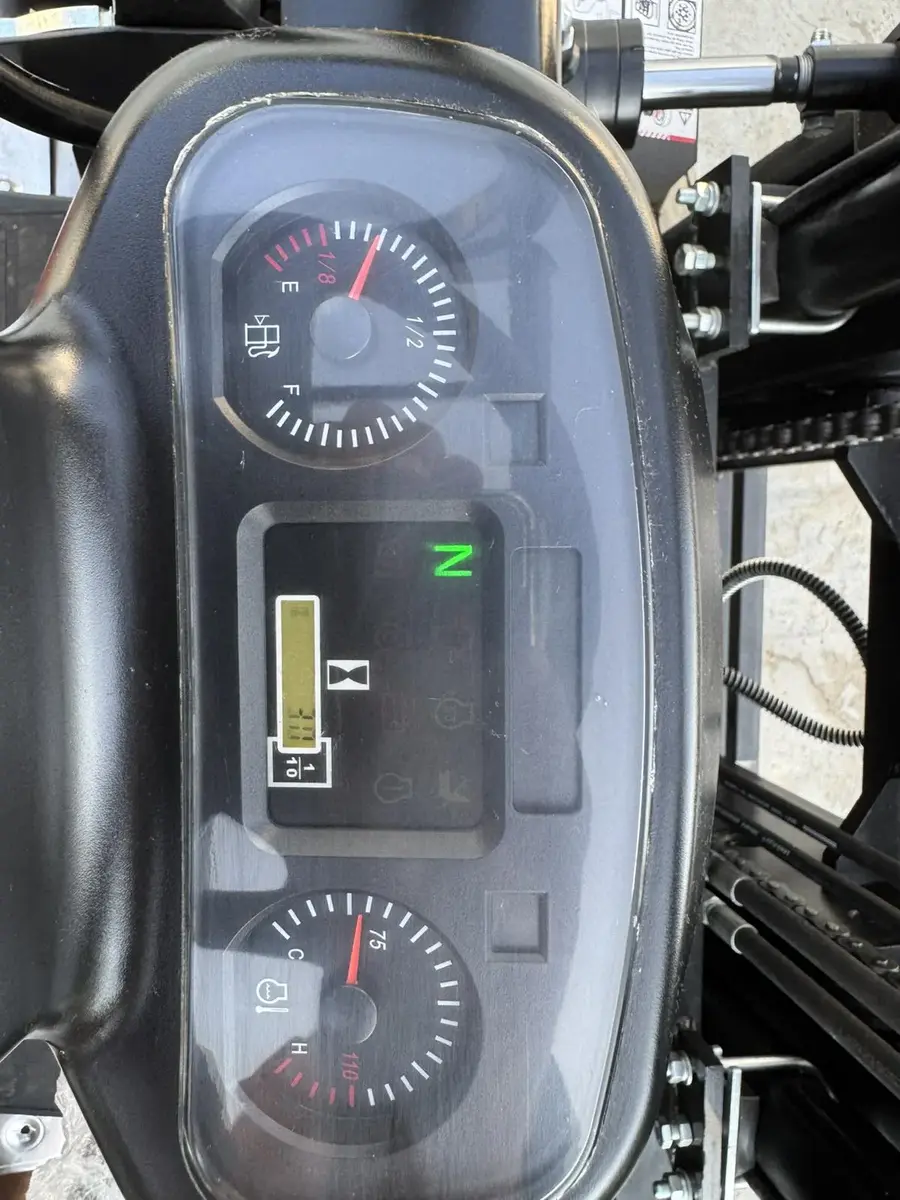 Dizel viljuškar Ostalo • 30, godište 2025 • 8