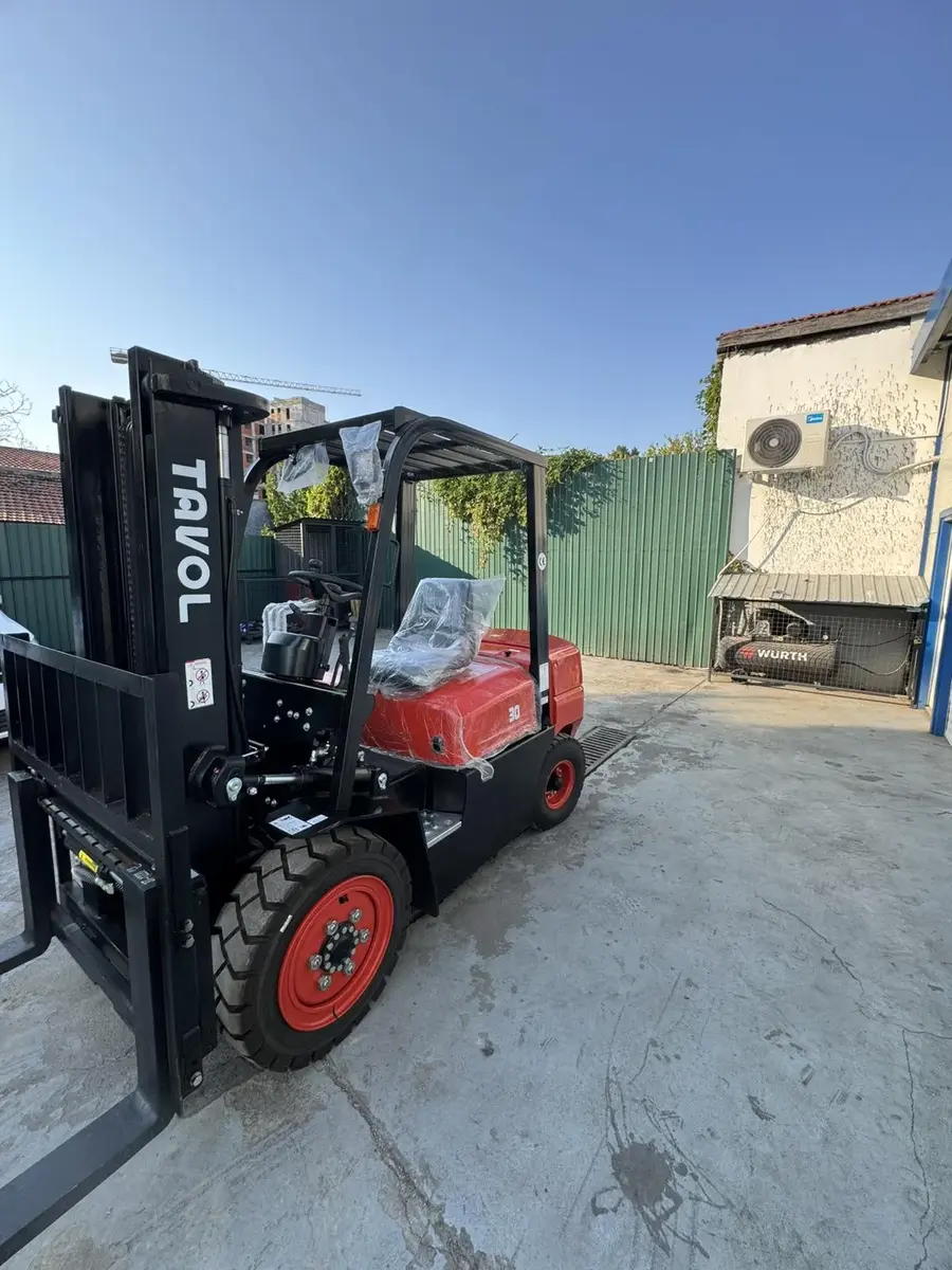 Dizel viljuškar Ostalo • 30, godište 2025 • 10