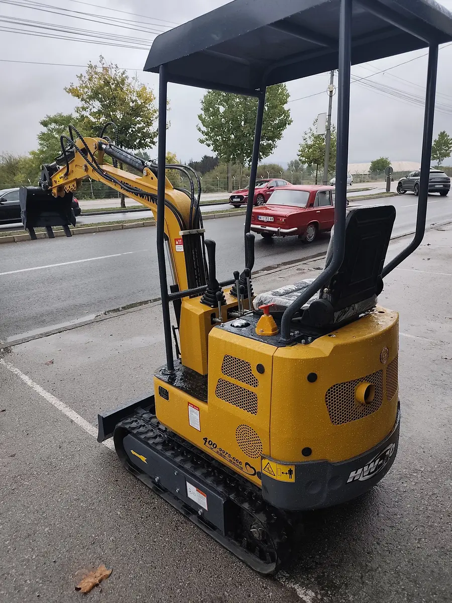 Mini bager Hengwang 1t, godište 2025 • 3