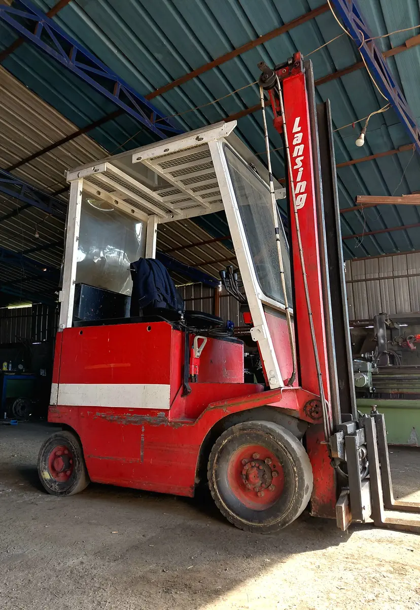 Električni viljuškar Lansing 1.5t pomak top stanje  • 2