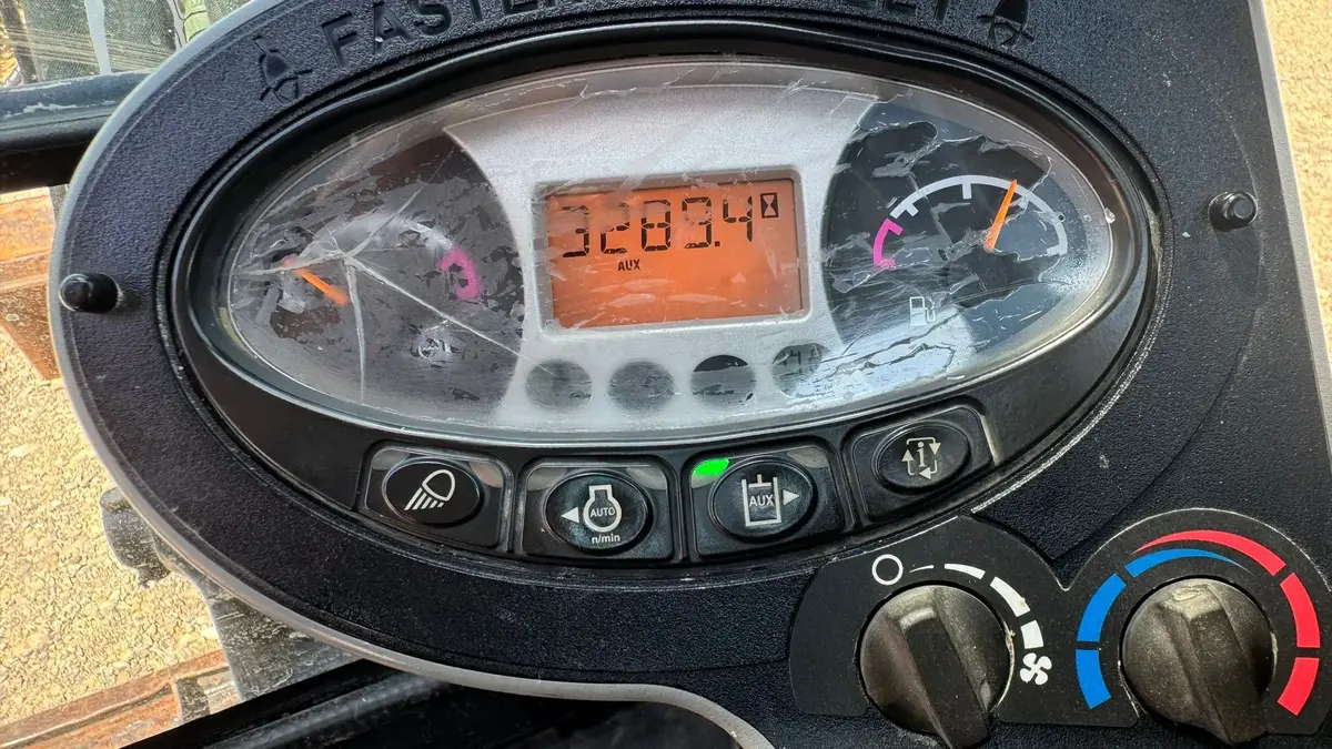 Mini bager Bobcat • E26 2014God. 2.6tona, godište 2014 • 11