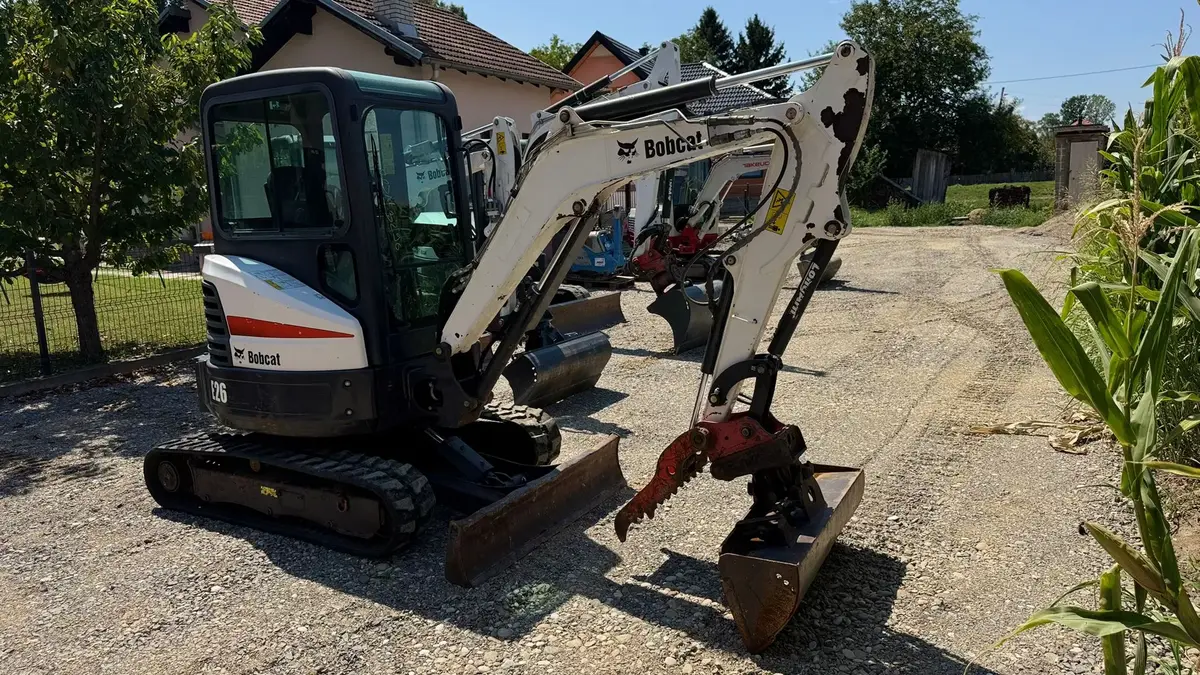 Mini bager Bobcat • E26 2014God. 2.6tona, godište 2014 • 7