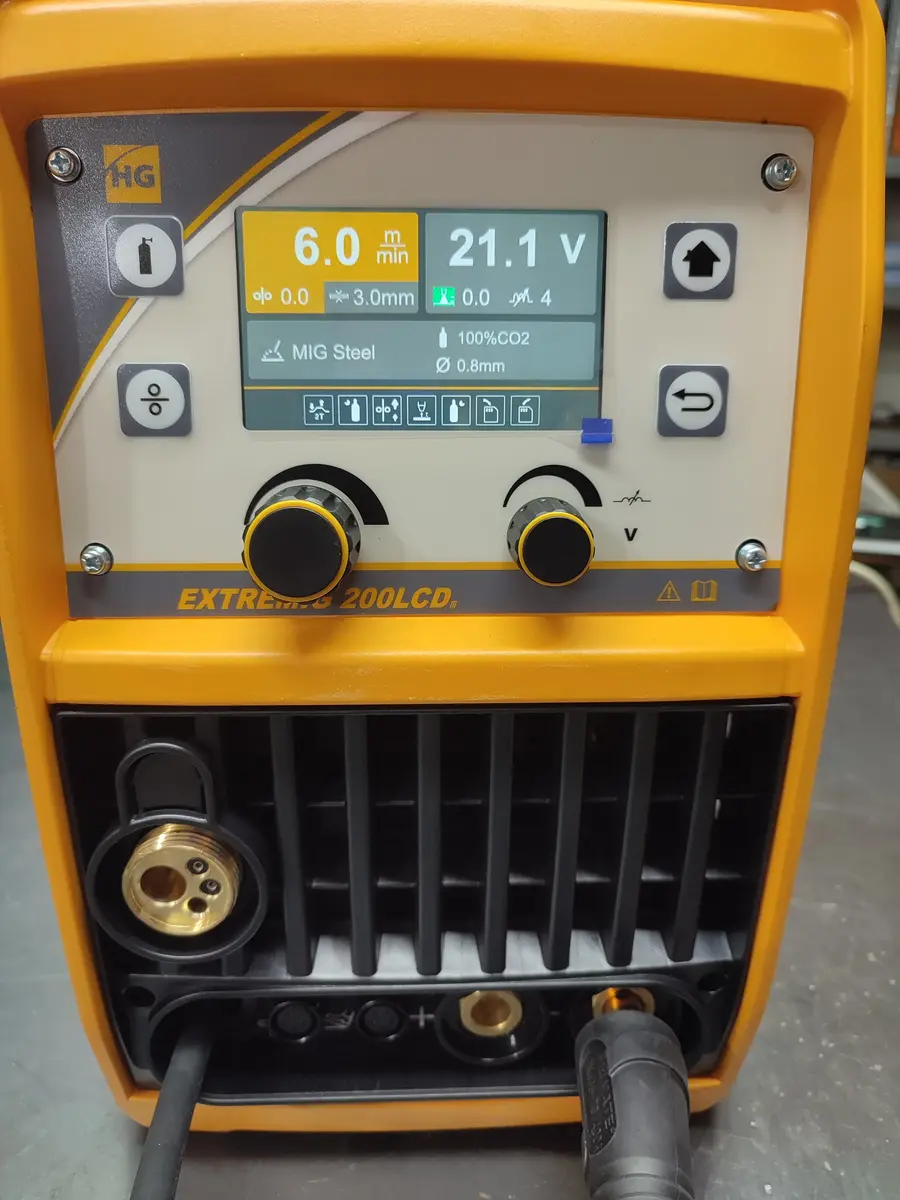 Aparat za zavarivanje Hugong extemig 200 LCD • 5