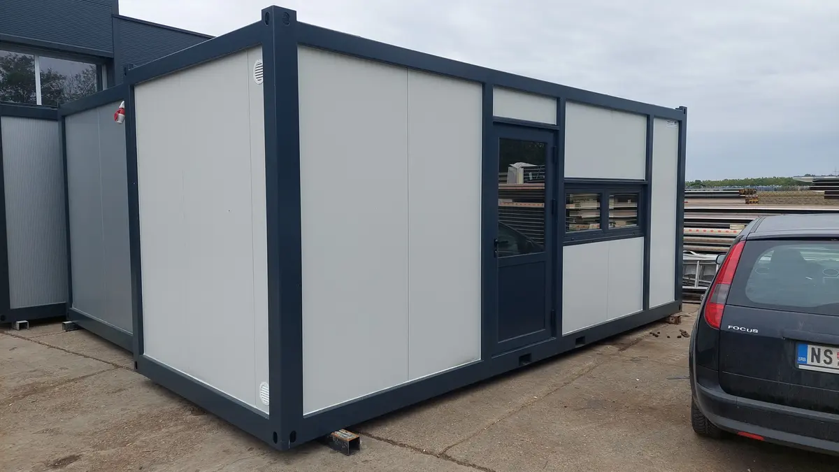 None Stambeni kotejneri • 3