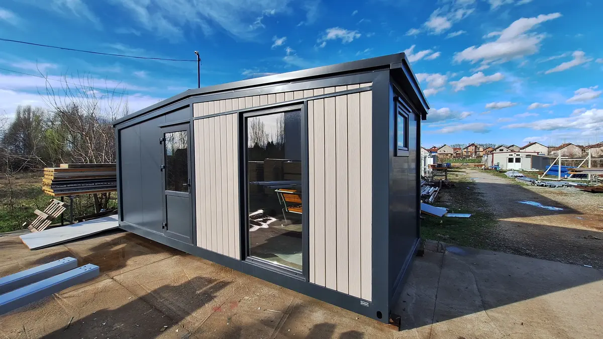 None Stambeni kotejneri • 6