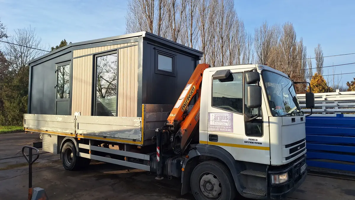 None Stambeni kotejneri • 1