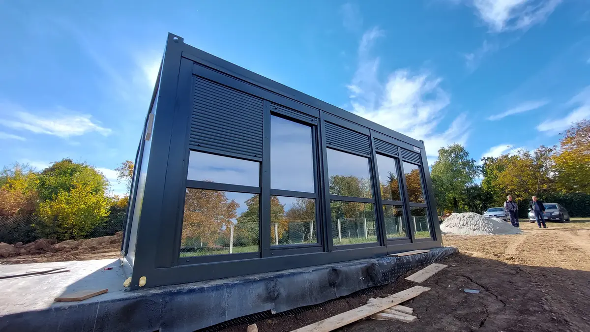 None Stambeni kotejneri • 5