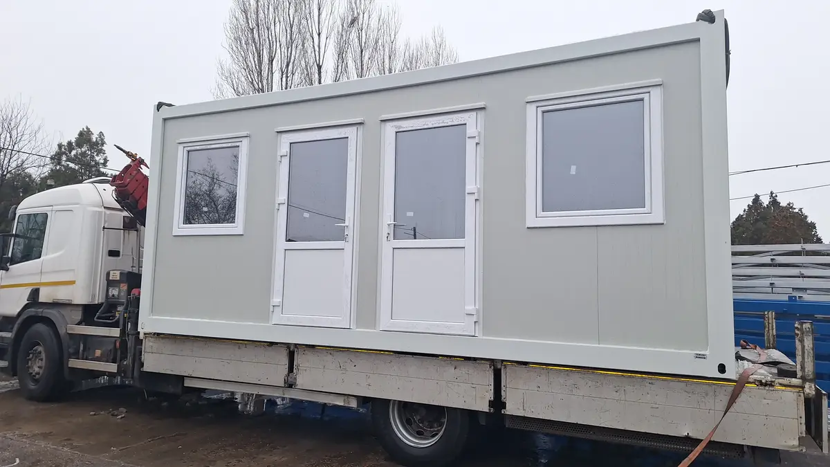 None Stambeni kotejneri • 3