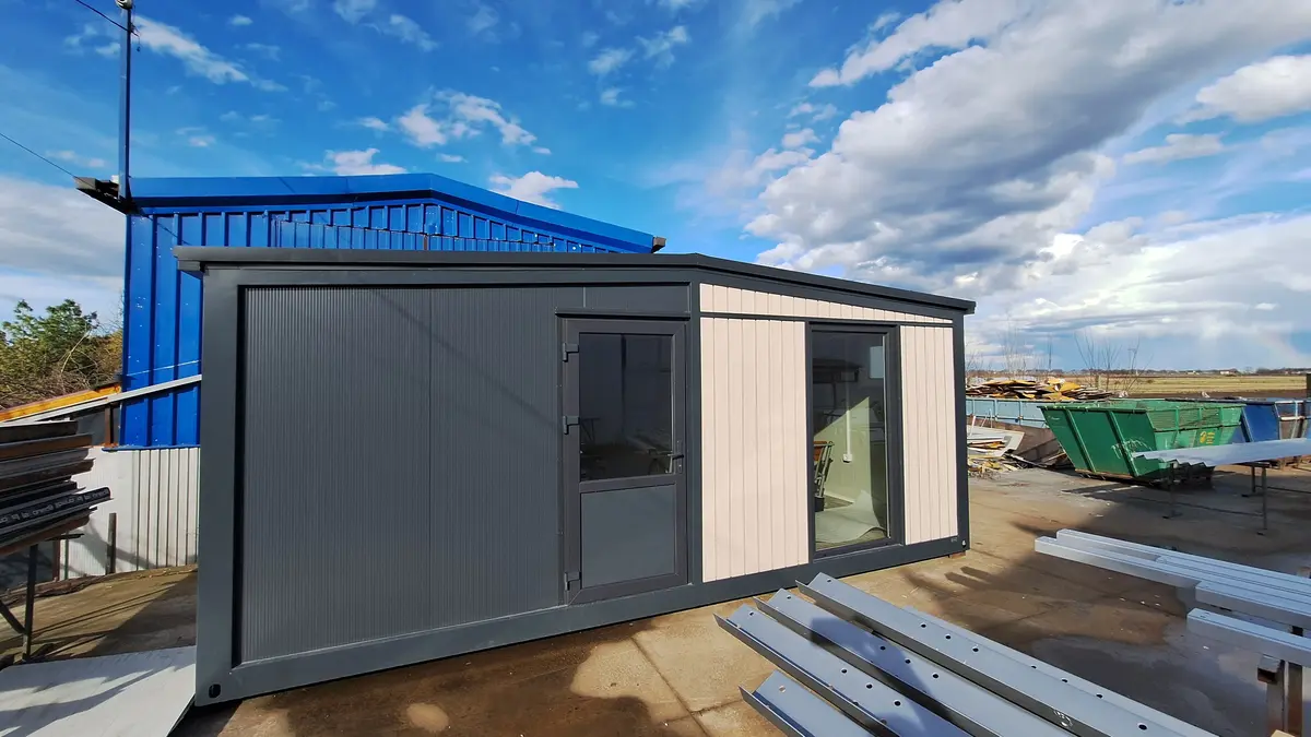 None Stambeni kotejneri • 5