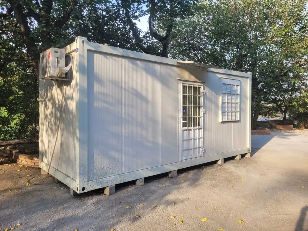 None Montažni kontejneri • 2