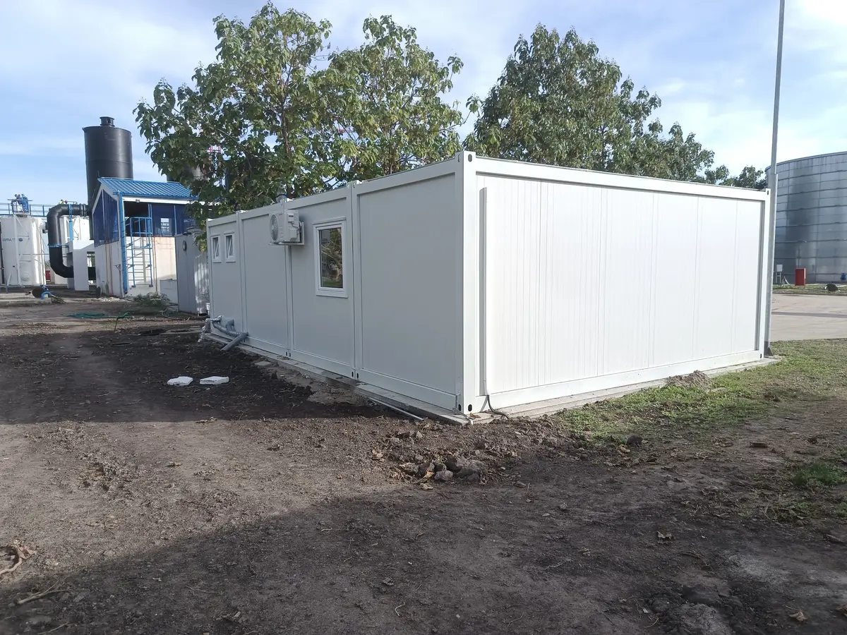 None Stambeni kotejneri • 2