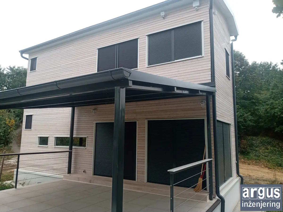 None Montažni kontejneri • 2