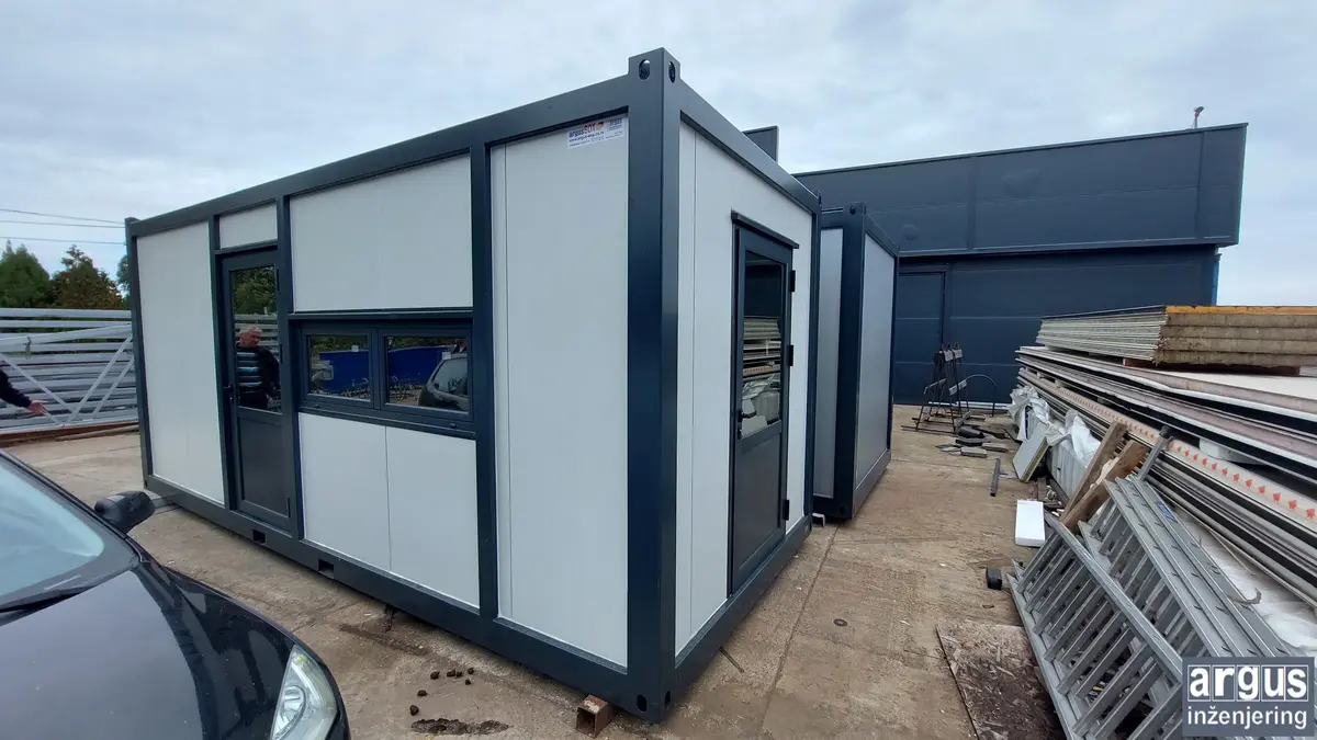 None Montažni kontejneri • 2