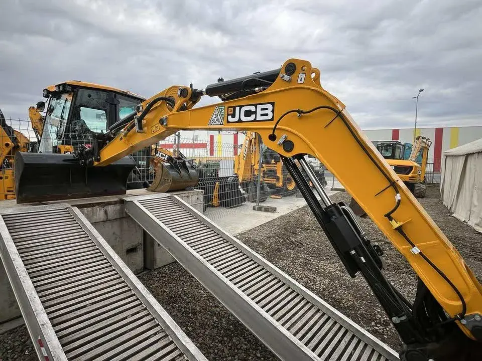 Mini bager JCB • 25Z-1, godište 2025 • 4