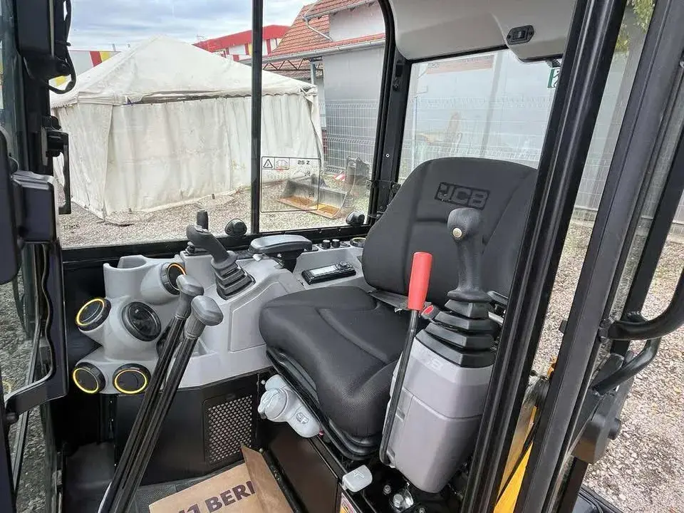 Mini bager JCB • 25Z-1, godište 2025 • 12