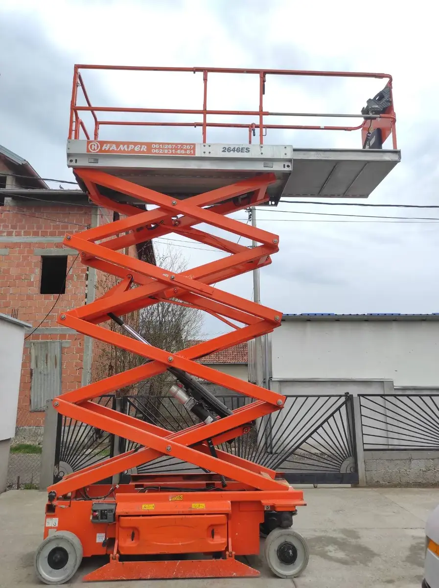 Makazasta platforma JLG • 2646 ES, godište 2007 • 1