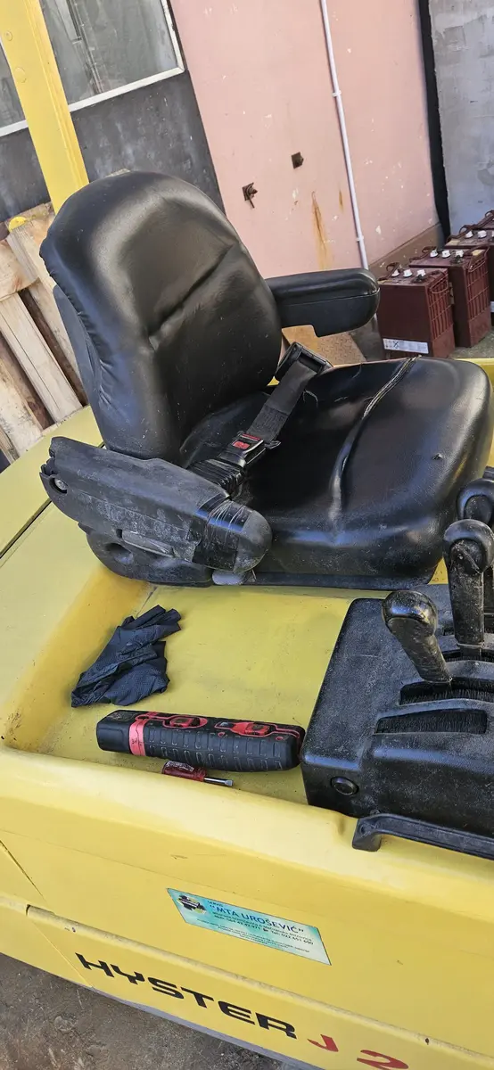Električni viljuškar Hyster • J20 XMT, godište 2002 • 8