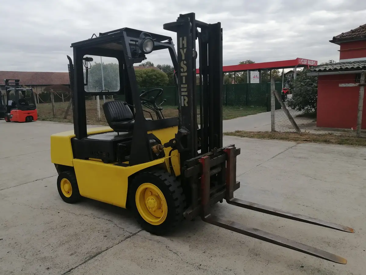 Dizel viljuškar Hyster • 3 T Dizel, godište 1999 • 3