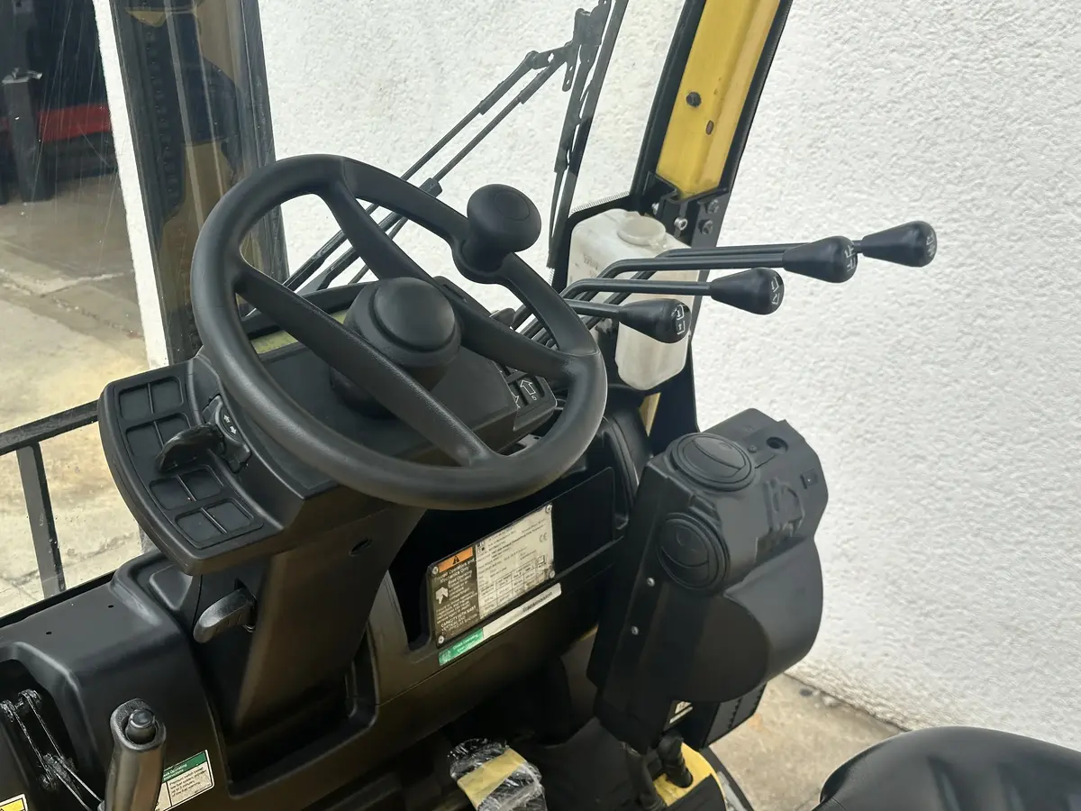 Gasni viljuškar Hyster • 3T Gas, godište 2015 • 3