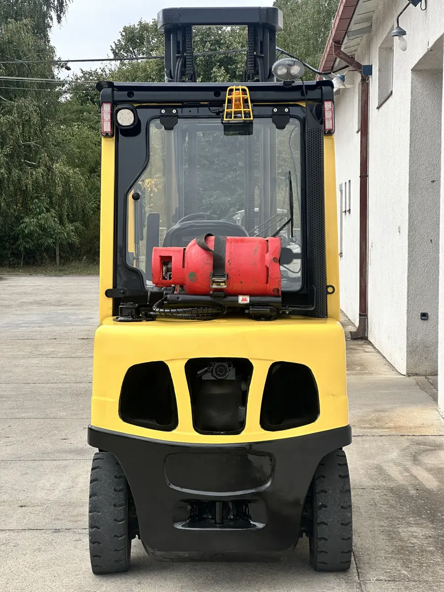 Gasni viljuškar Hyster • 3T Gas, godište 2015 • 4