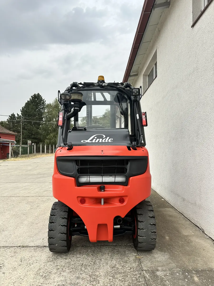 Gasni viljuškar Linde • H25T-02 EVO, godište 2015 • 6