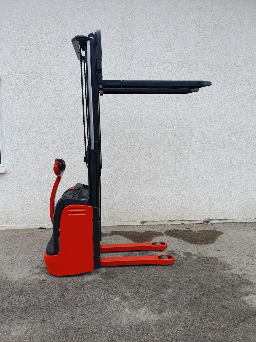 None Linde • L10 Triplex, godište 2005 • 2