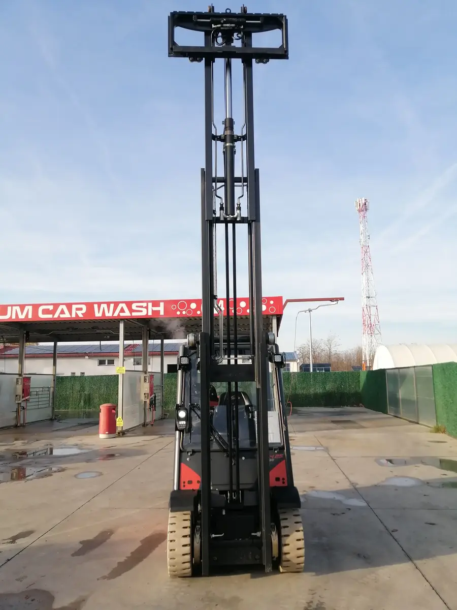 Gasni viljuškar Linde • H25T-02 EVO, godište 2017 • 5