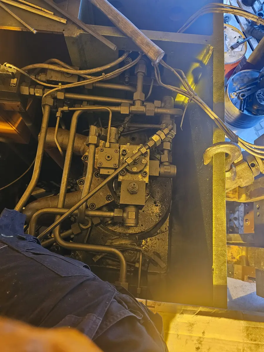 None Servis industrijskih mašina • 3