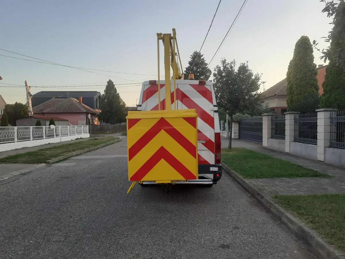 Teleskopska dizalica Daily, godište 2004 • 3