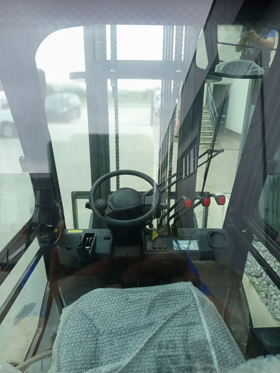 Dizel viljuškar Manitou • MI-X 25D ZK, godište 2024 • 4