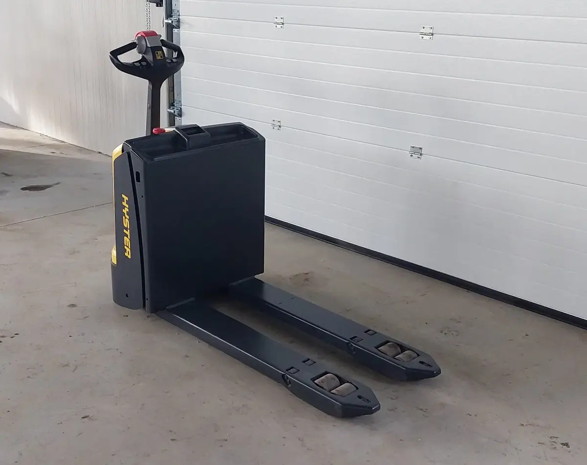 Električni viljuškar Hyster • P1,6, godište 2017 • 5