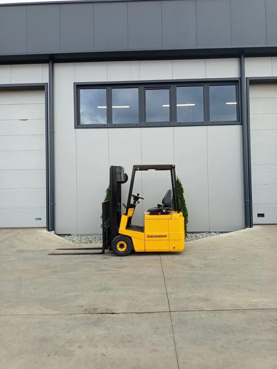 Električni viljuškar Jungheinrich • EFG, godište 1992 • 1