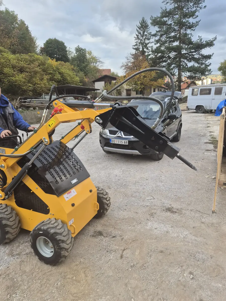Mini utovarivač Skider - S 460, godište 2025 • 3
