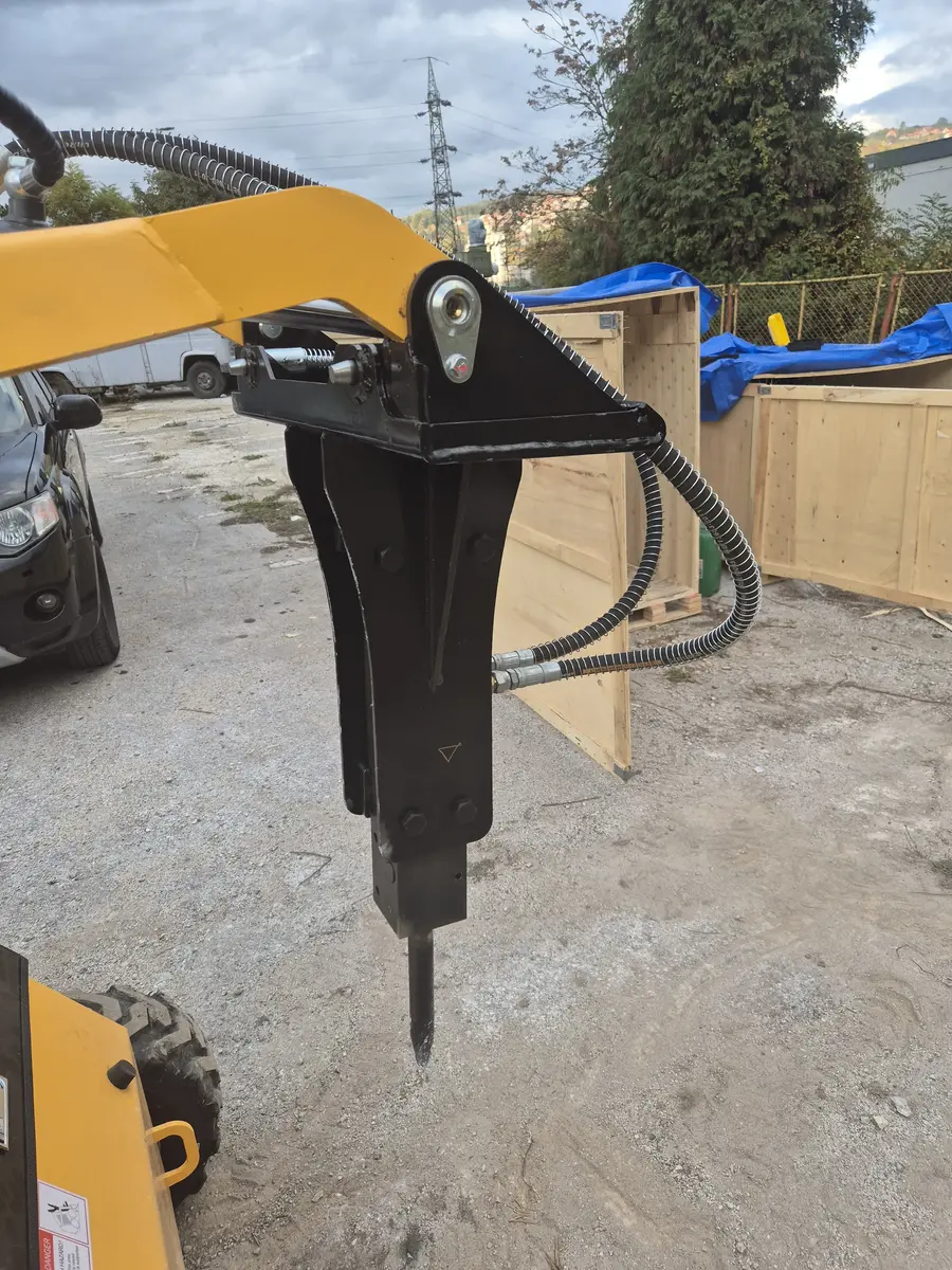 Mini utovarivač Skider - S 460, godište 2025 • 4