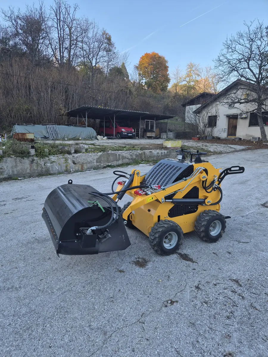 Mini utovarivač Skider - S 460, godište 2025 • 6