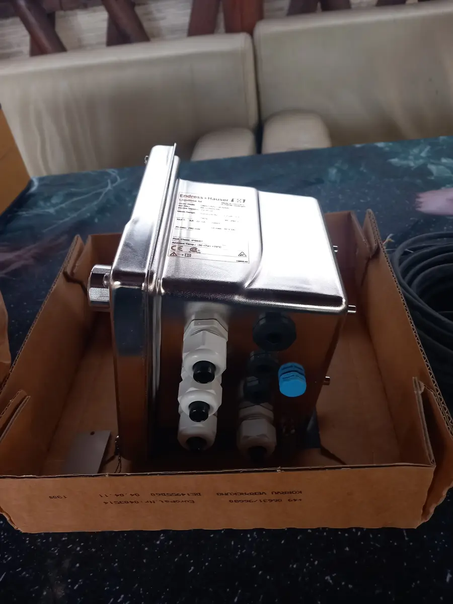 None Endress+Hauser transmiter za analizu tecnosti • Endress+Hauser  • Endress+Hauser Liquiline CM42 + Indumax CLS50  • 2