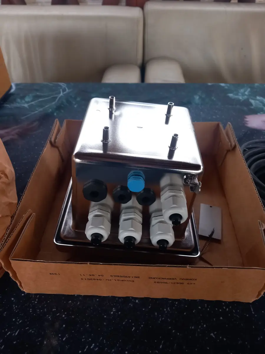 None Endress+Hauser transmiter za analizu tecnosti • Endress+Hauser  • Endress+Hauser Liquiline CM42 + Indumax CLS50  • 3