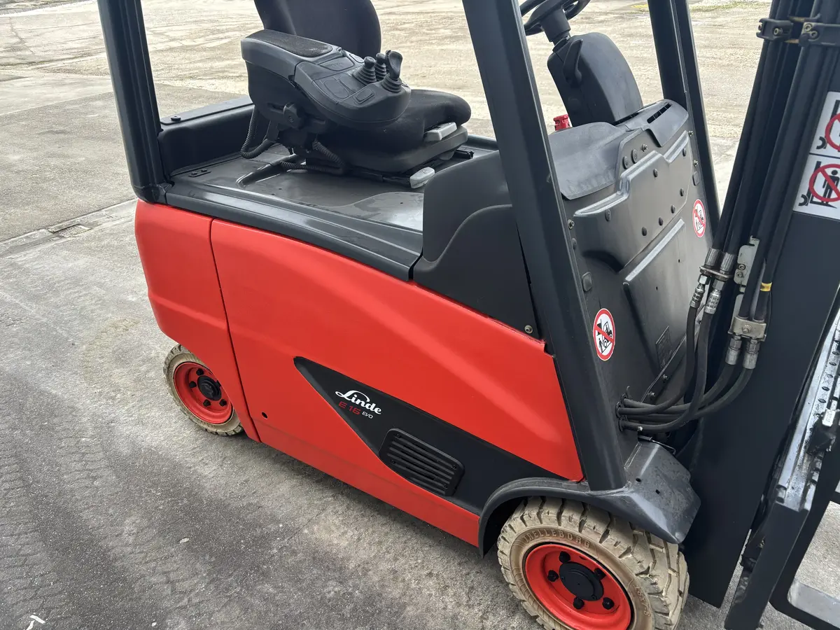 Dizel viljuškar Linde • H25D, H25T, E16, H40T, godište 2015 • 7
