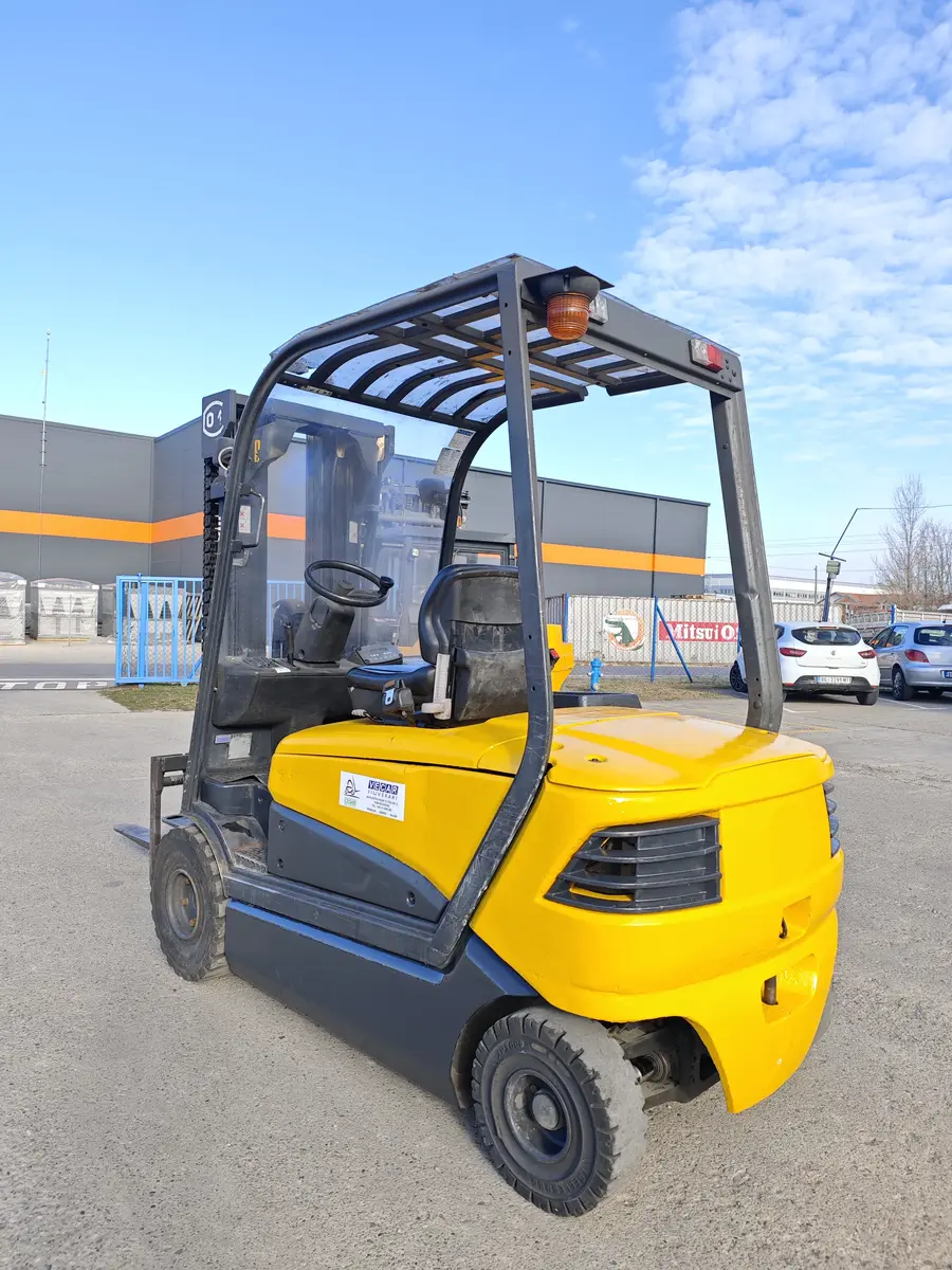 Električni viljuškar OM Kion group • XE30, godište 2008 • 5