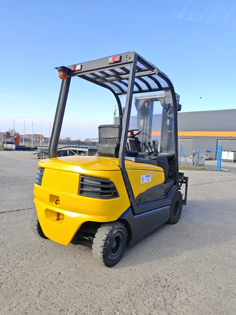 Električni viljuškar OM Kion group • XE30, godište 2008 • 7