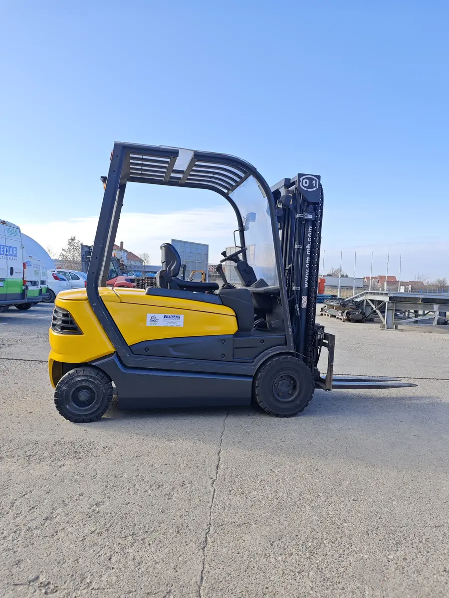 Električni viljuškar OM Kion group • XE30, godište 2008 • 8