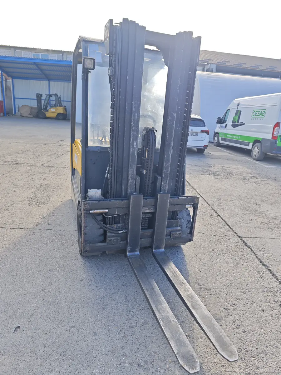 Električni viljuškar OM Kion group • XE30, godište 2008 • 10