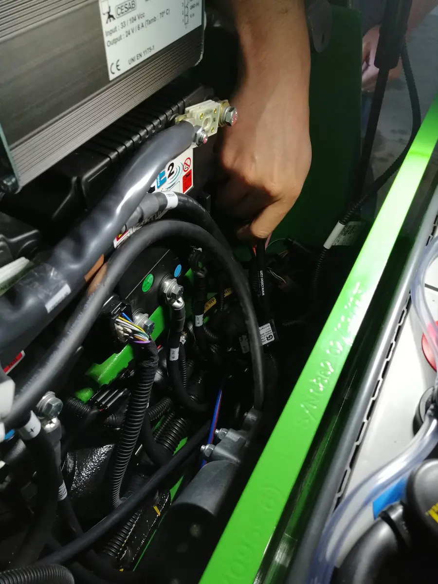 None Profesionalni servis viljuškara • 2