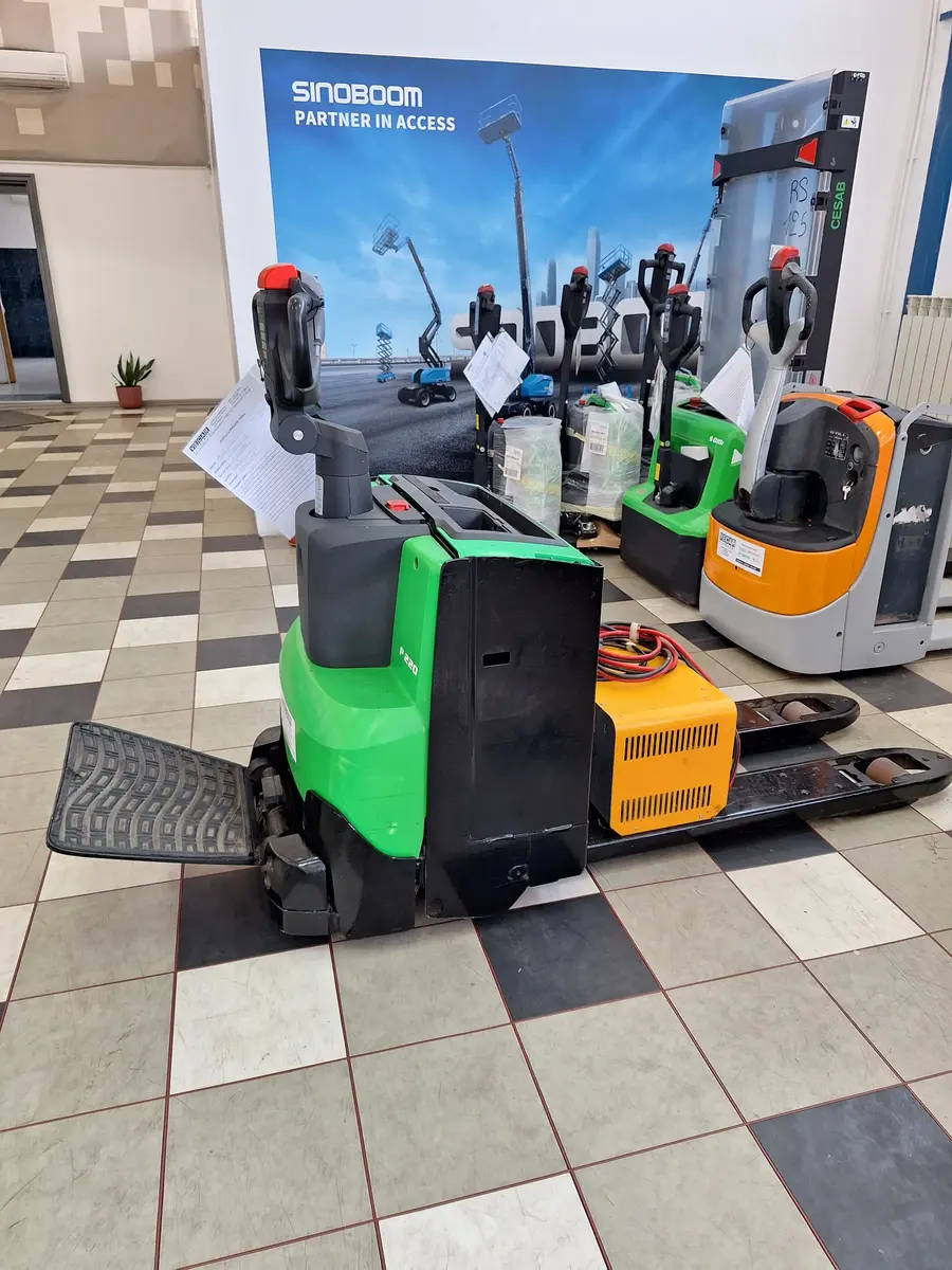 None Cesab • P220, godište 2017 • 1