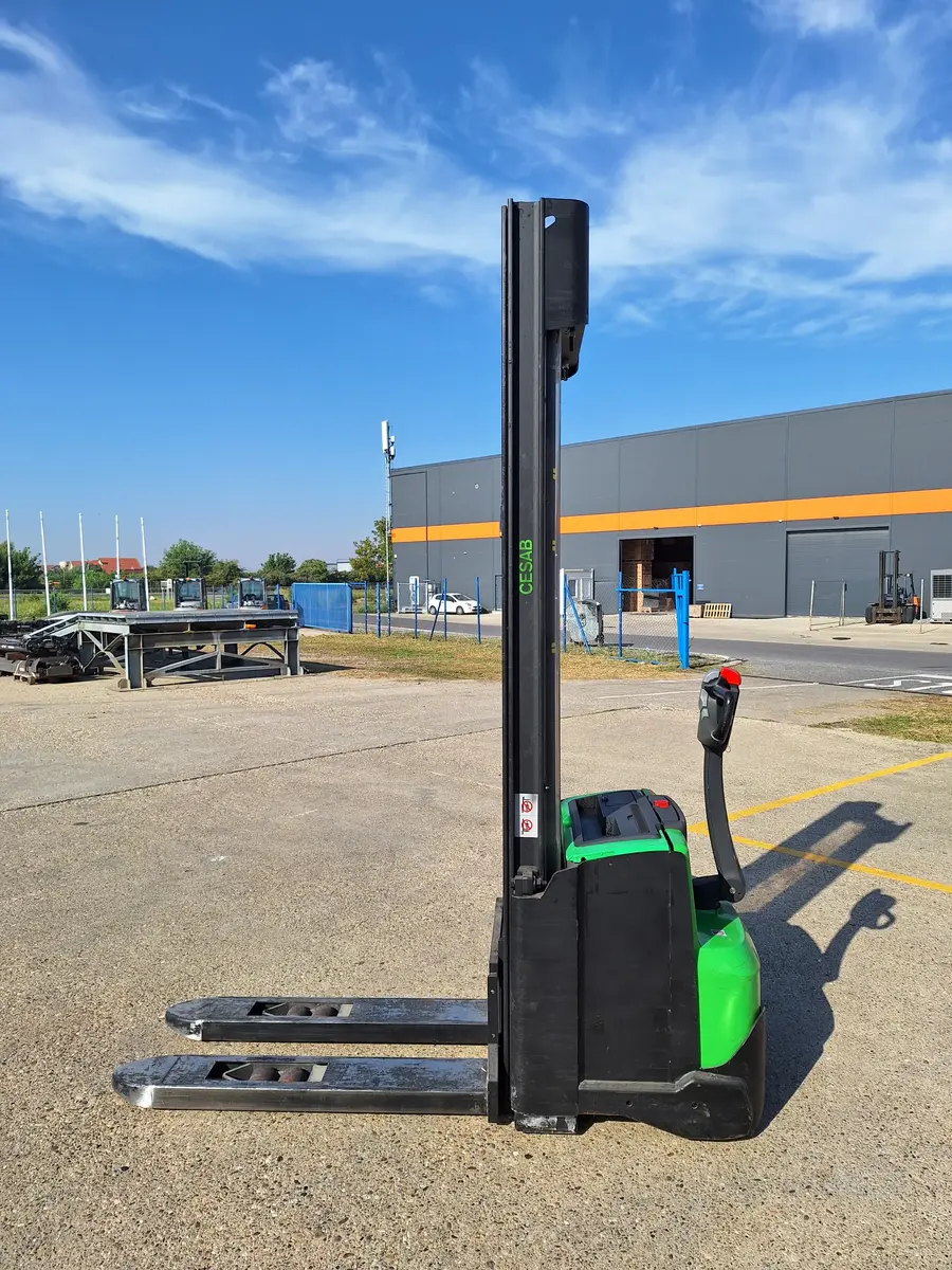 None Cesab • S214, godište 2015 • 4