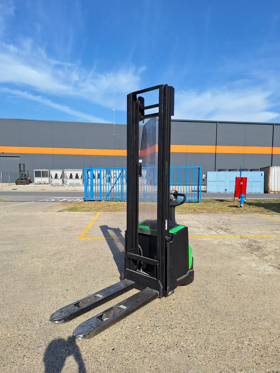 None Cesab • S214, godište 2015 • 5