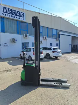 Viljuškari • None • Cesab • S214