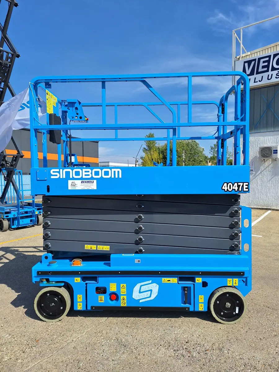 Makazasta platforma Sinoboom • 4047E, godište 2024 • 5