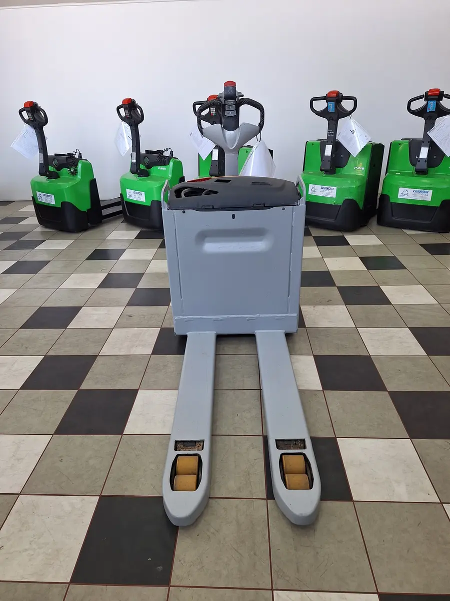 None Still • EXU18, godište 2014 • 4